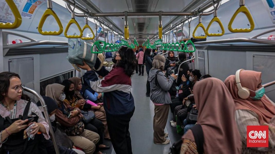 Bos KAI Jawab Keluhan soal AC KRL Tak Dingin