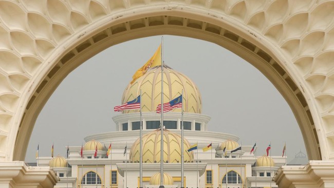 Menteri Transportasi Malaysia Mundur, Protes Pengampunan Najib Razak – Publik Pos Update