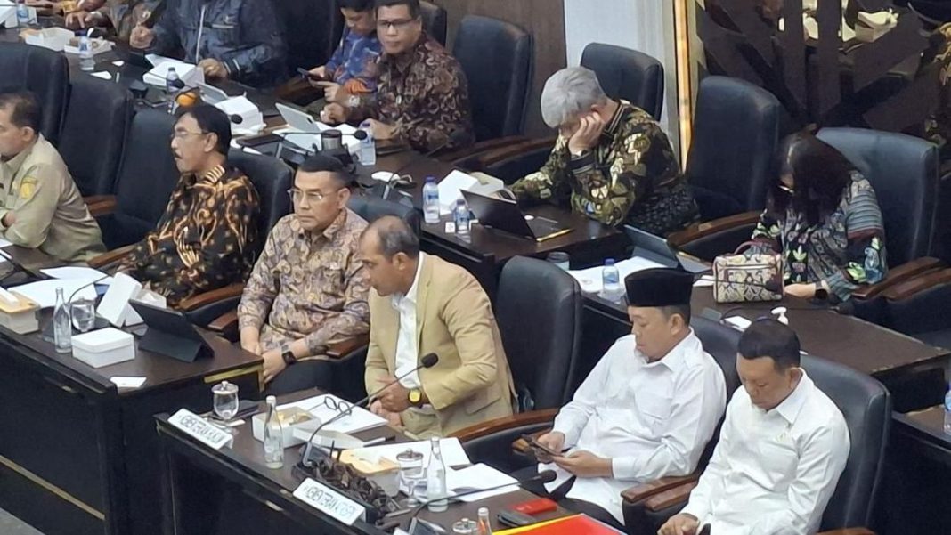 Nusron Akhirnya Muncul Usai Absen Rapat DPR 2 Kali Beruntun