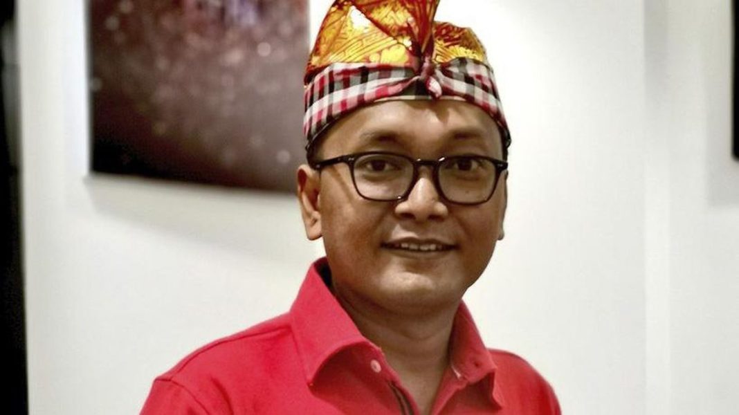 Sindiran Jubir PDIP ke Jokowi usai Pamer KTA PSI: Harusnya Ijazah