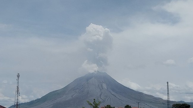 Aktivitas Gunung Sinabung Meningkat-Warga Mengungsi, Awas Bencana Baru