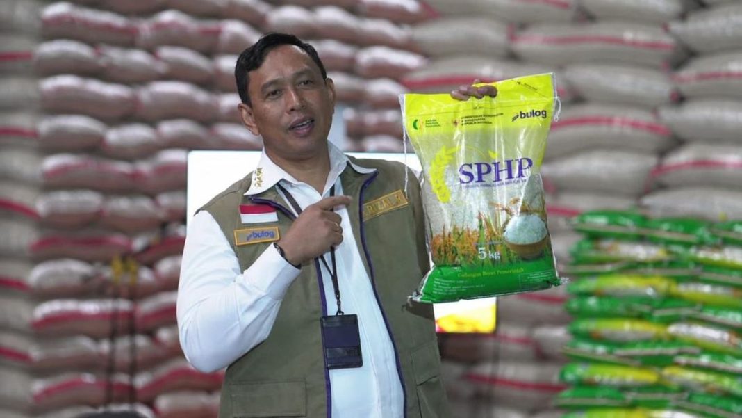 Jaga Harga Sesuai HET, Bulog Gelontorkan Beras ke Pasar dan Ritel