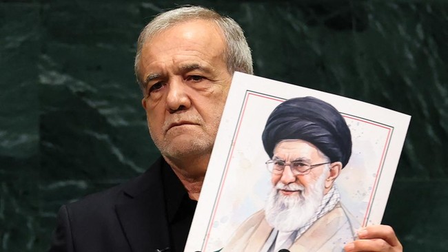 Momen Presiden Iran Tampar Trump di Markas PBB, Bawa Foto Khamenei – Publik Pos Update