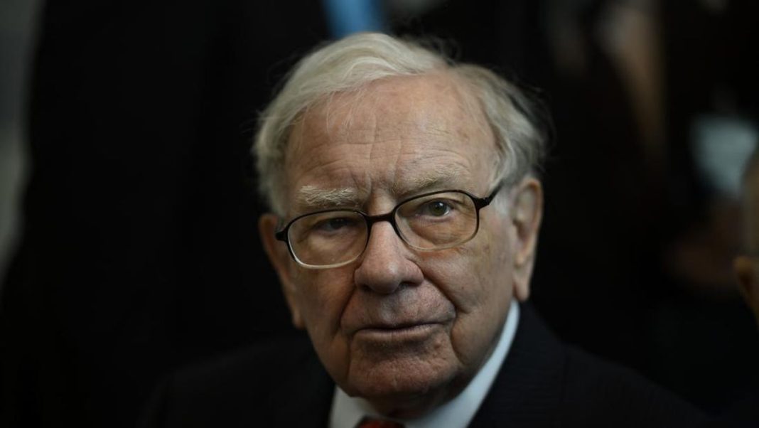 Warren Buffet Pensiun dari Chairman Berkshire usai 56 Tahun Menjabat