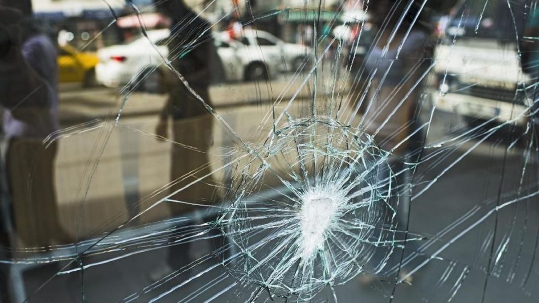 Tol Cibubur Arah Jakarta Macet Imbas Truk Tabrak Pembatas Jalan