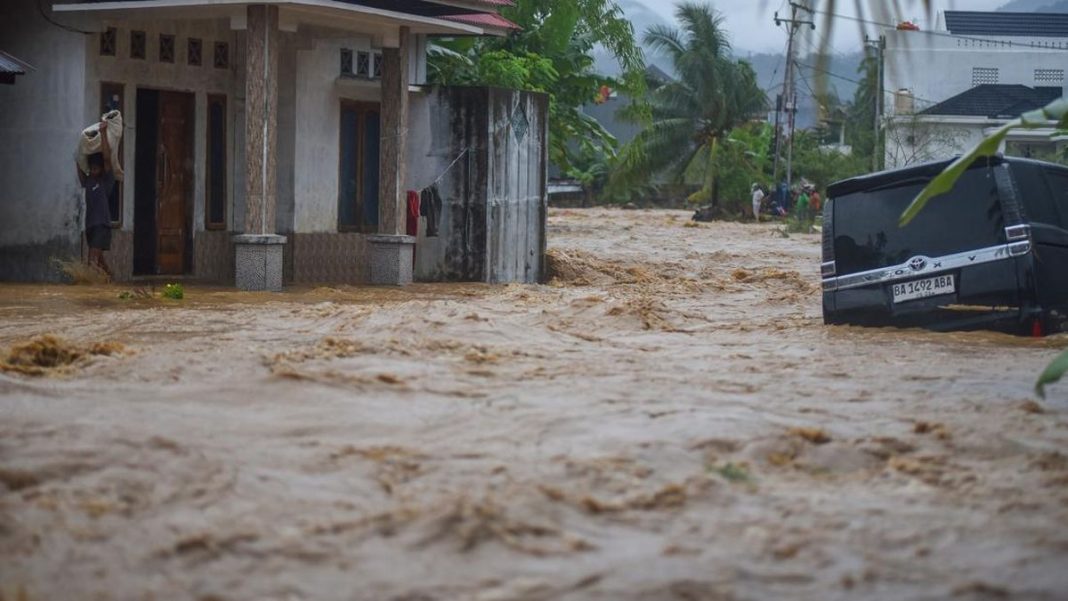 Fakta-fakta Padang Dikepung Banjir Bandang usai Hujan Deras