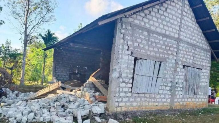 Rumah Rusak Imbas Gempa M6,1 Guncang Sumba Barat Daya