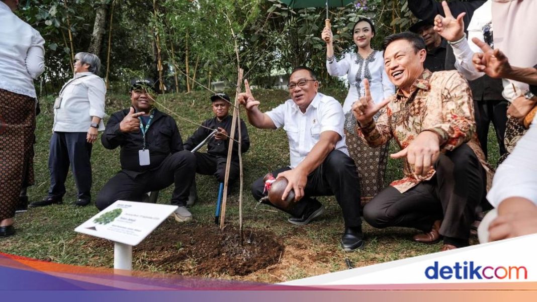 Dari Dusun Bambu ke EIGER Nature: Menteri LH Dorong Ekowisata