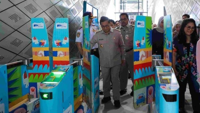 Tunggu Jalur MRT ke Kota Tua Beres