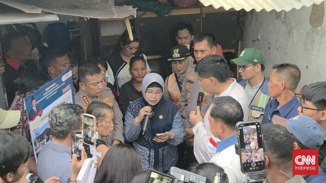 Menteri PKP, Mendagri, Kapolda Metro Bedah Rumah Warga Kampung Narkoba