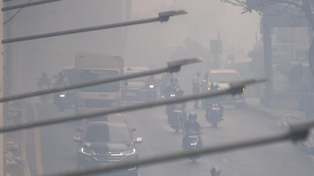 Jerit Hati Pedagang, Kabut Asap Palembang Bikin Kesehatan-Omset Turun