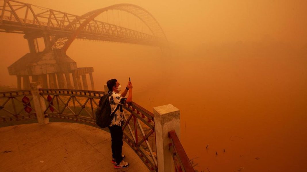 FOTO: Kebakaran Hutan Hingga Penangkapan Bupati Klaten
