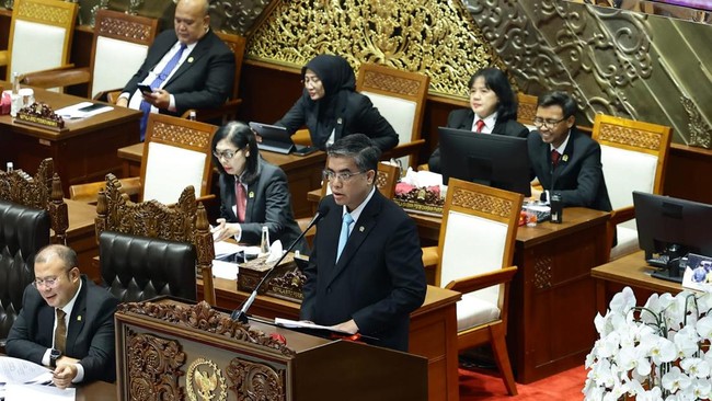 UU Baru Diketok, Menaker Ingatkan Larangan Tahan Ijazah-Diskriminasi – Publik Pos Update