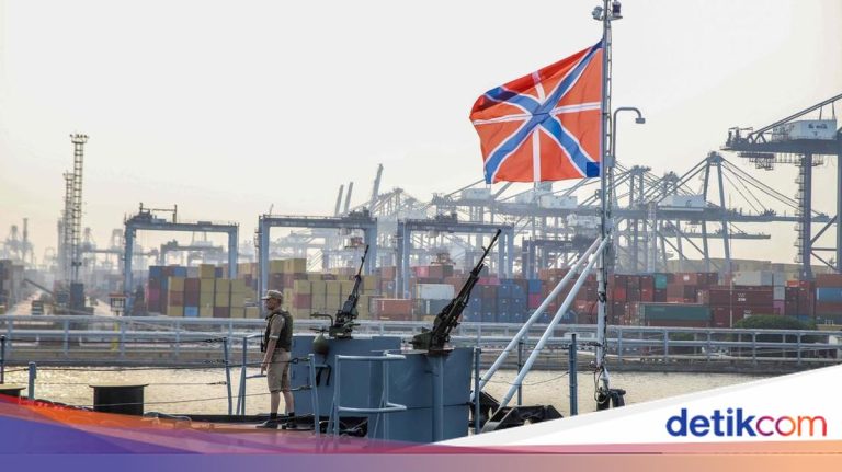 Kapal Perang Rusia Bersandar di Tanjung Priok, Ada Apa?