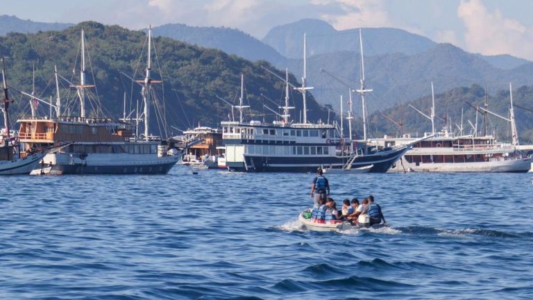 Gelombang 2,5 Meter Intai Perairan Komodo, KSOP Petakan 10 Titik Rawan